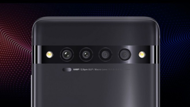 Il sistema di telecamere su TCL 10 Pro