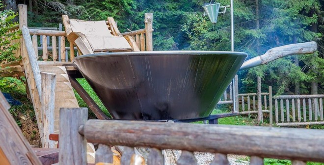 Glamping Lake Bloke: unikátní blocké lázně (Foto: majetek poskytovatele)