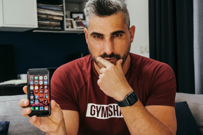 Telefon, který to všechno umí, je svým způsobem malý a za rozumnou cenu. Jakýsi švýcarský armádní nůž. 