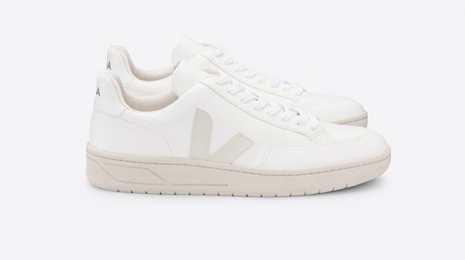 Leather Whten sivuliike