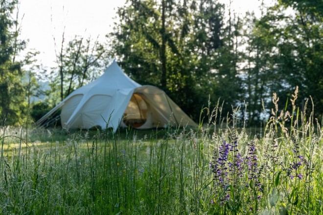 Glamping Gozdna Jasa (Foto: Booking.com)