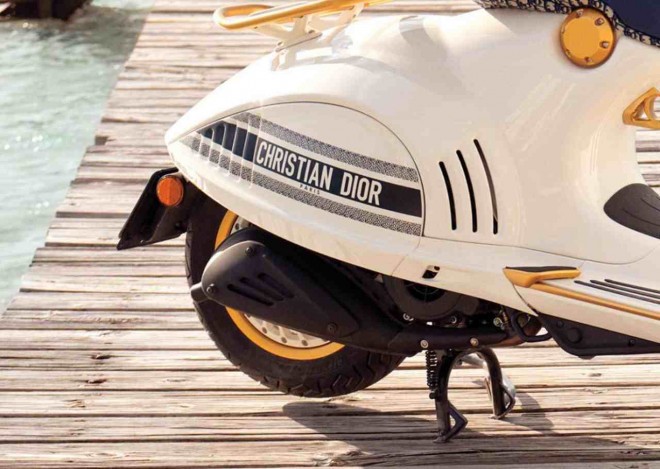 Vespa 946 Christian Dior