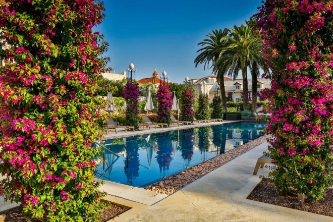 Bazen v hotelu Lemongarden na Braču (Foto: Booking.com)