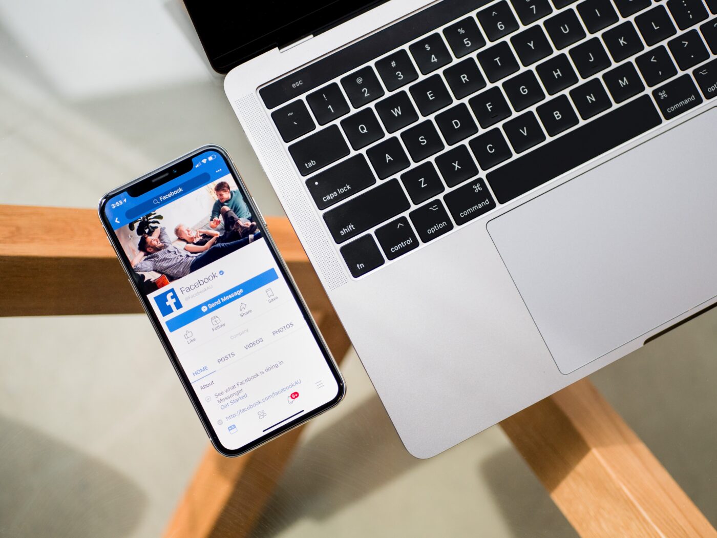 Facebook modra kljukica