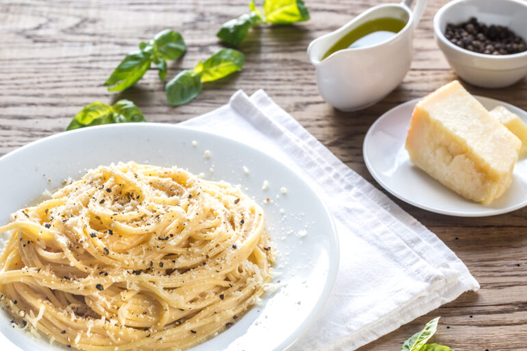 Špageti Cacio e Pepe