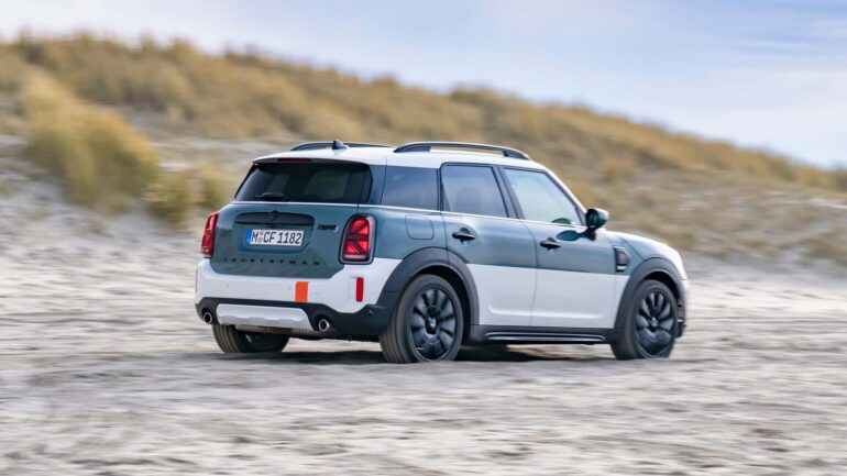 MINI Cooper S Countryman ALL4 Uncharted Edition