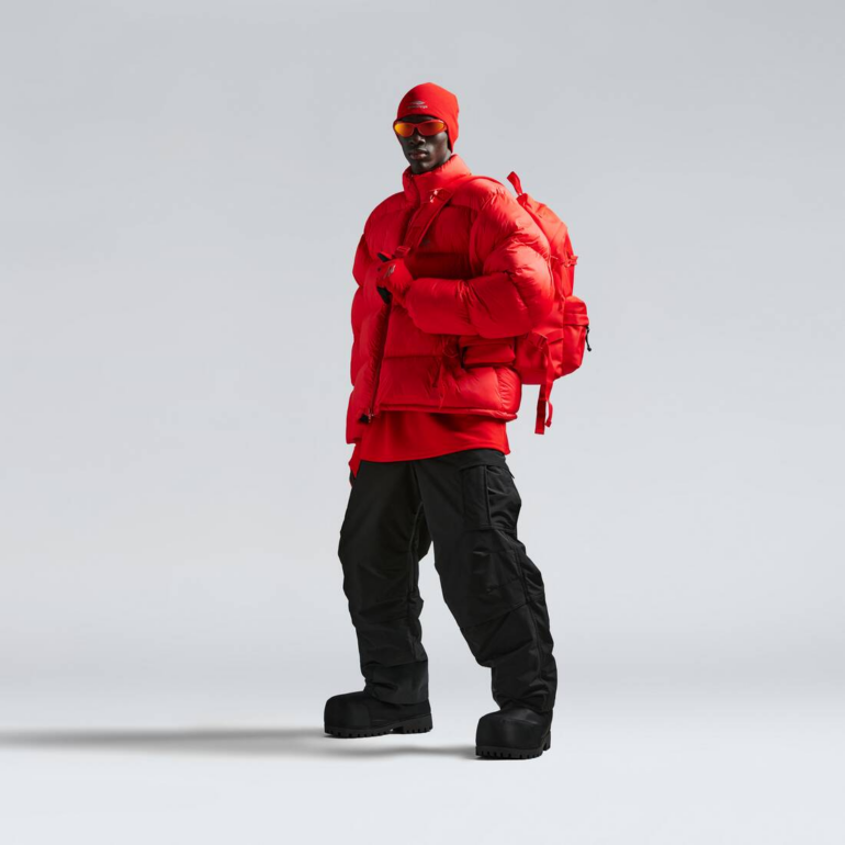Kolekcia lyžiarskeho oblečenia Balenciaga