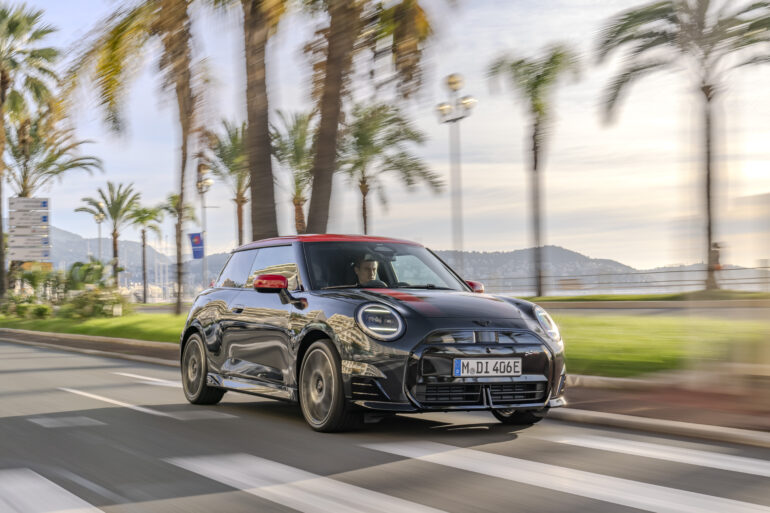 popolnoma električni MINI Cooper SE John Cooper Works