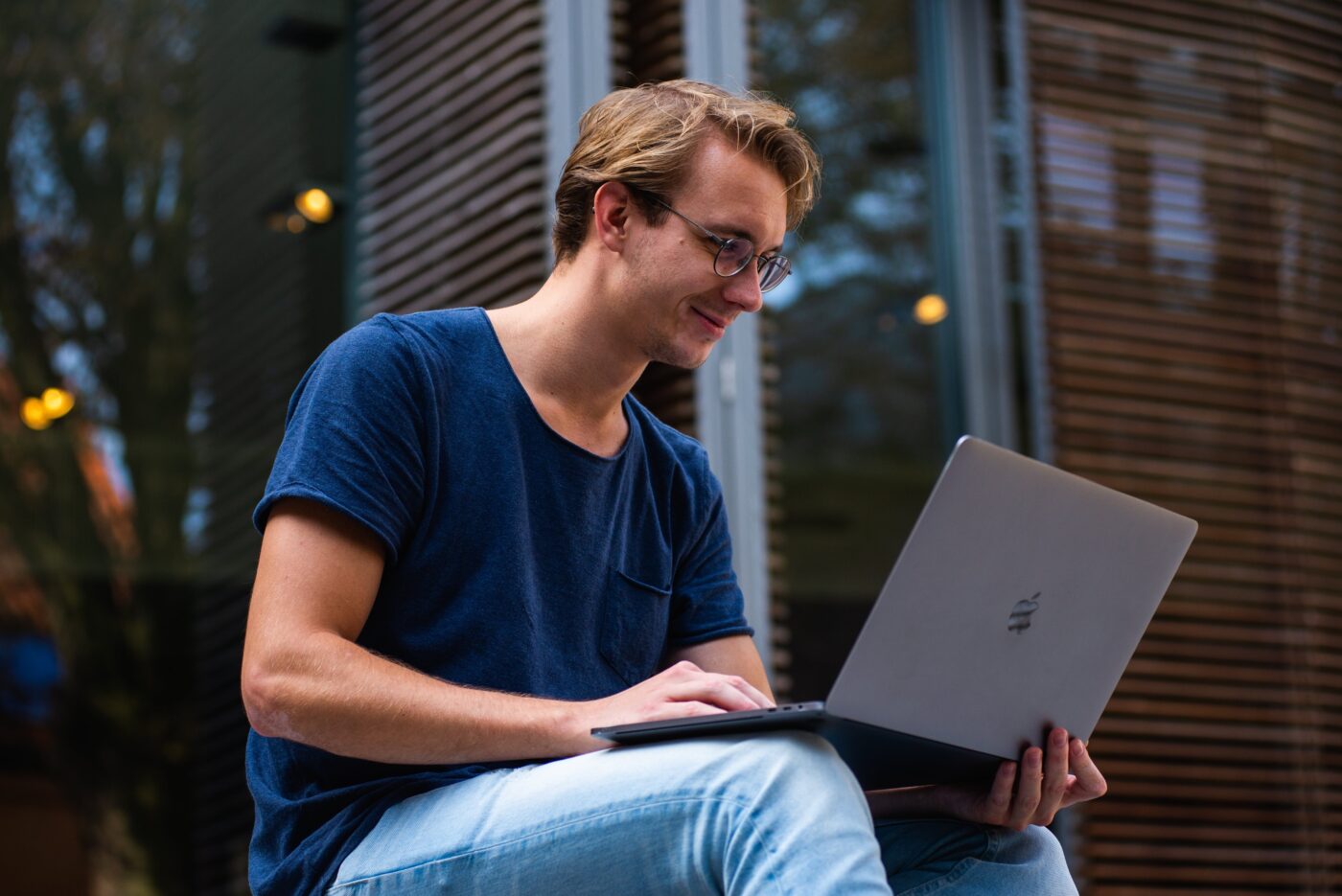 Apple MacBook