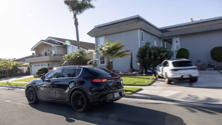Porsche Macan EV