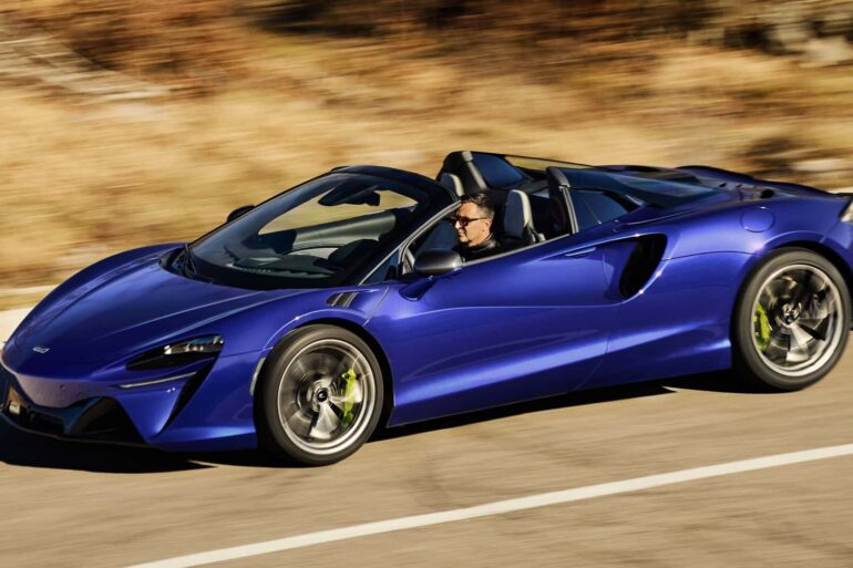 McLaren Artura Spider