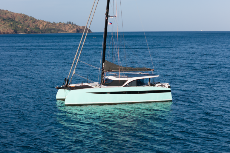 Katamaran HH44