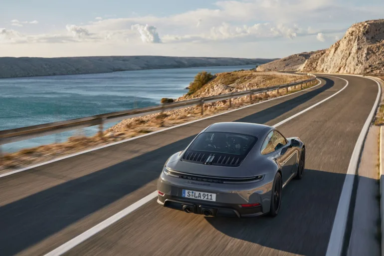 Porsche 911 Carrera GTS
