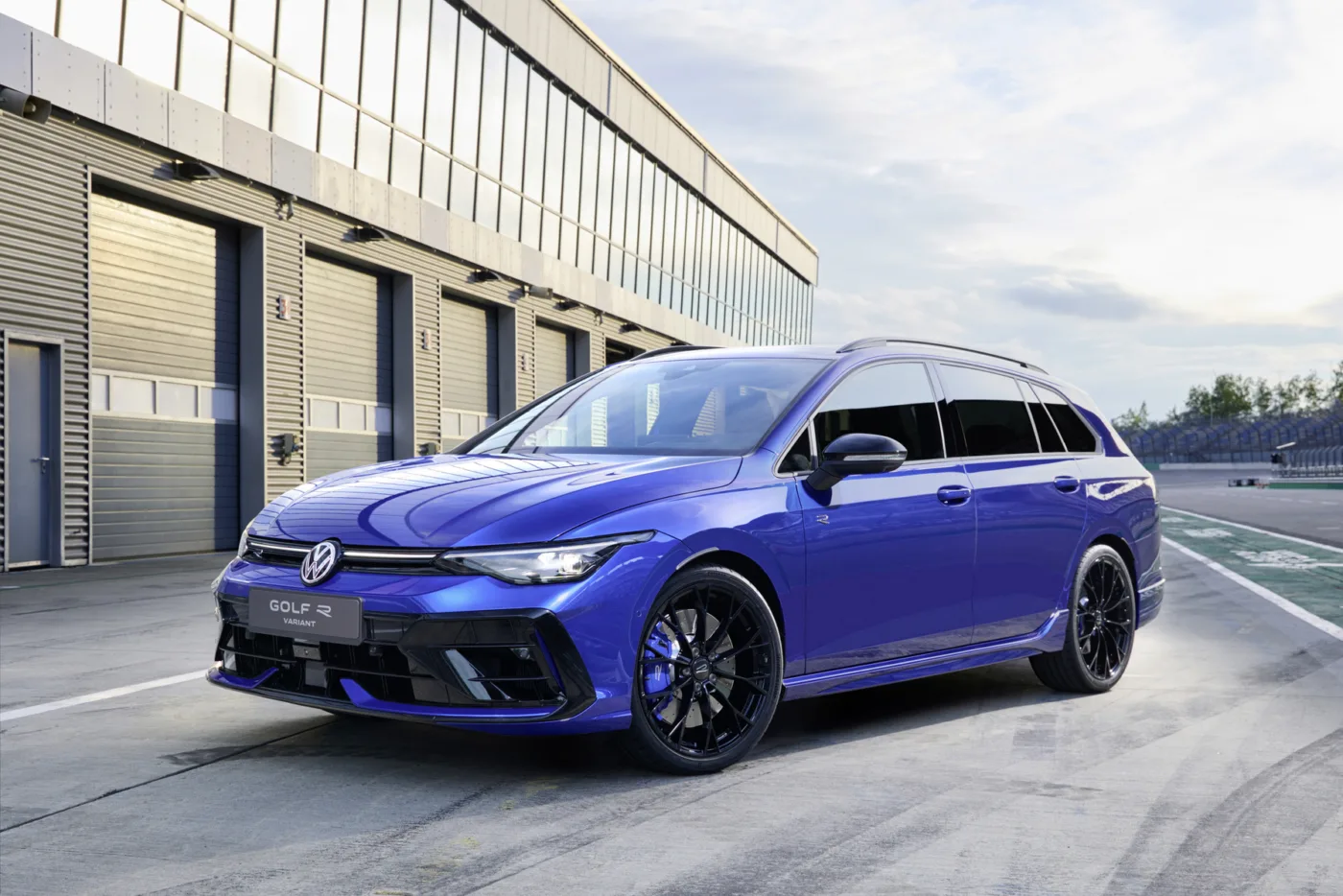 VW Golf R Variant 2025