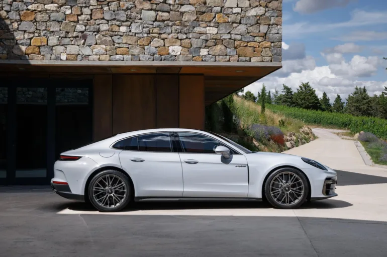 Porsche Panamera Turbo S E-Hybrid 2025