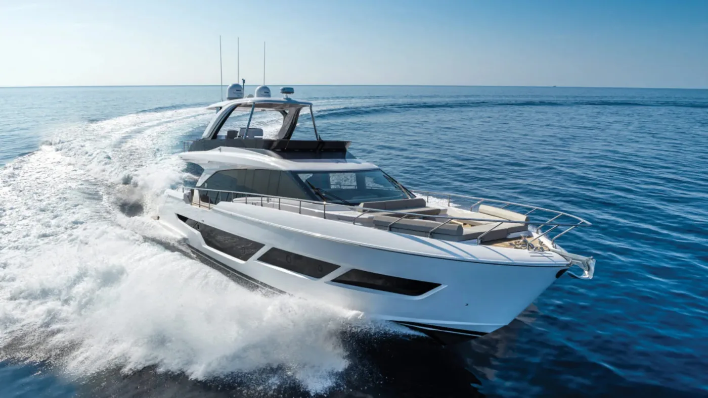 Ferretti Yachts 670