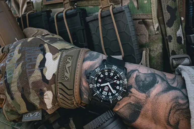 Luminox 4230