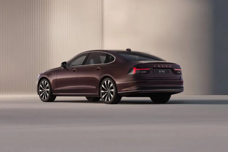 Volvo S90