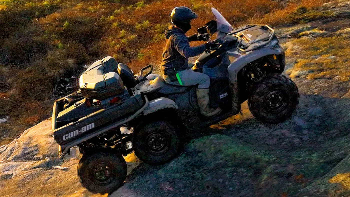 Can‑Am Outlander MAX 6×6 Backcountry
